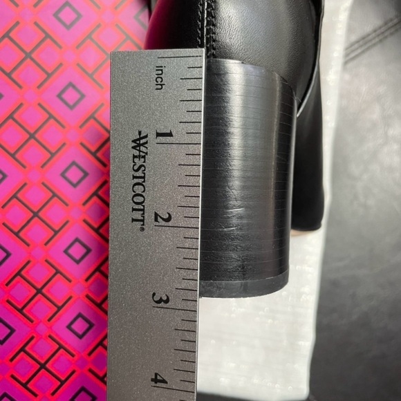 TORY BURCH Kira 70MM Booties Women's Boots Black Patent Leather 6.5 EUC - Picture 15 of 15